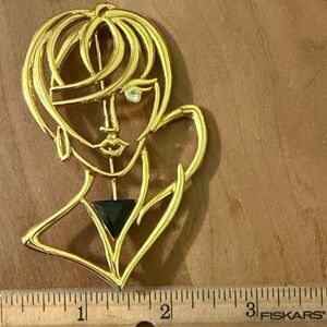 Vintage JJ Jonette Pin Gold Wire Face Pendant with Black Accent